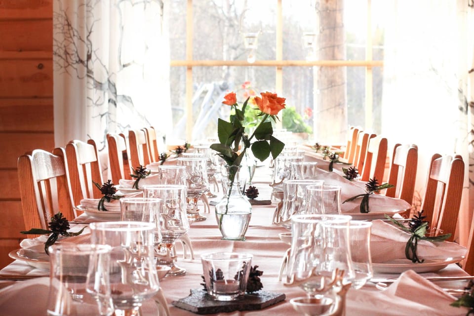 Isokenkaisten Klubi - Wilderness Lodge Hotel in Finland