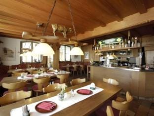 Ristorante Pizzeria Pension Taormina Hotel in Tyrol