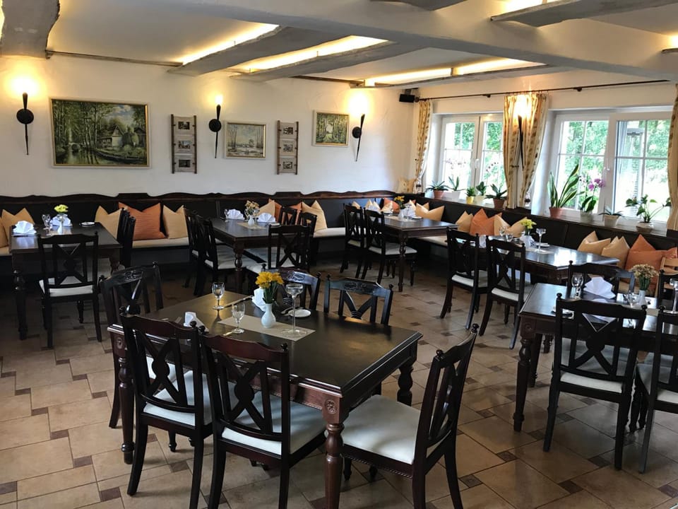 Zum Schlangenkonig Hotel in Burg