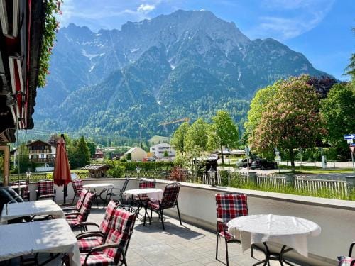 Gastehaus Sonnenheim Hotel in Mittenwald