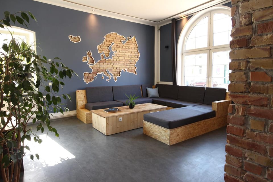 Shared lounge/TV area