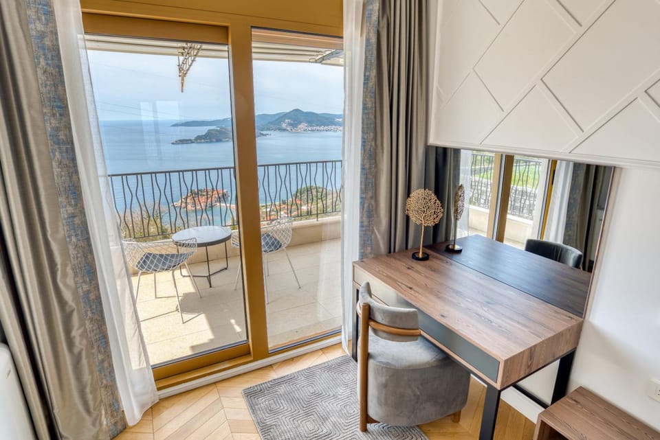 Quercus Residences Apartments Hotel in Sveti Stefan
