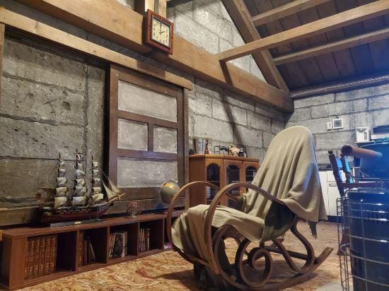 Cafe Bar & Inn - Stone and Iron Hotel in Hokkaido Prefecture