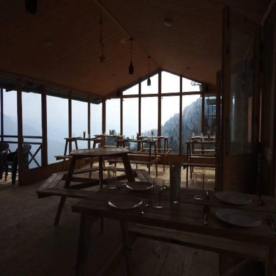 Sunbird Retreat Resort Hotel in Uttarakhand