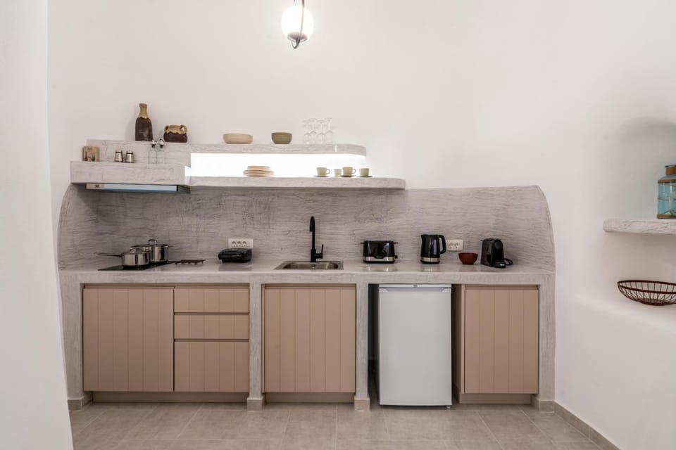 Wine and Yard Caves Hotel in Santorini