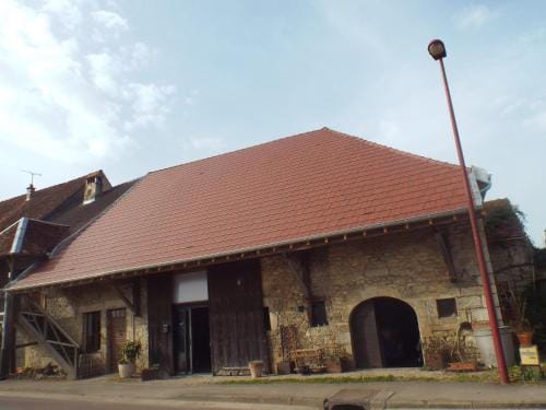 la forge du Prosper et de sa Prosperine Hotel in Jura