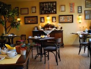 Coffee shop