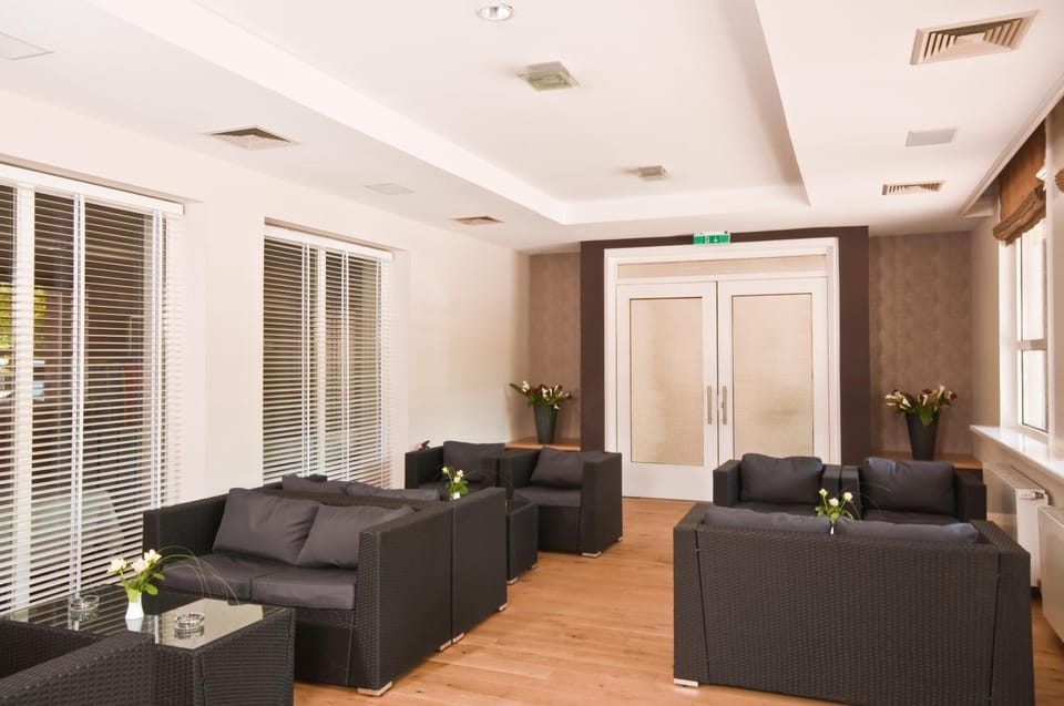 Shared lounge/TV area