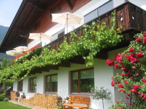 Haus Alpengluhn Hotel in Tyrol