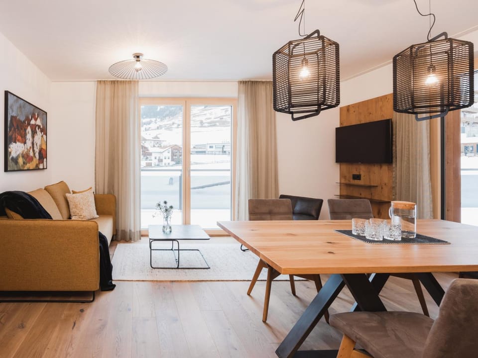 alpina&more APARTMENTS I ZIMMER Hotel in Serfaus