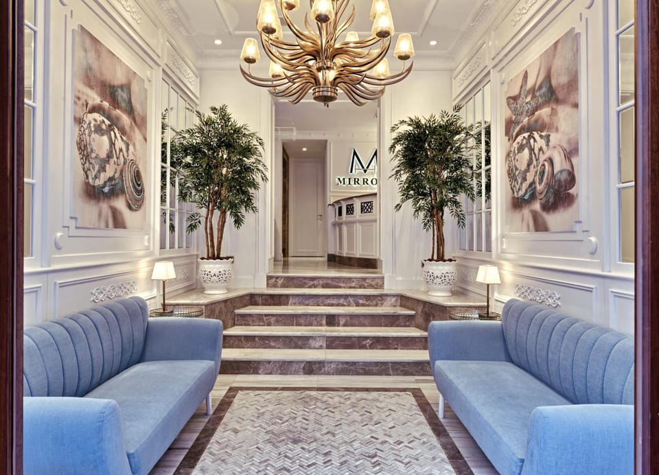 Mirrors Hotel Istanbul Taksim City Center Hotel in Istanbul