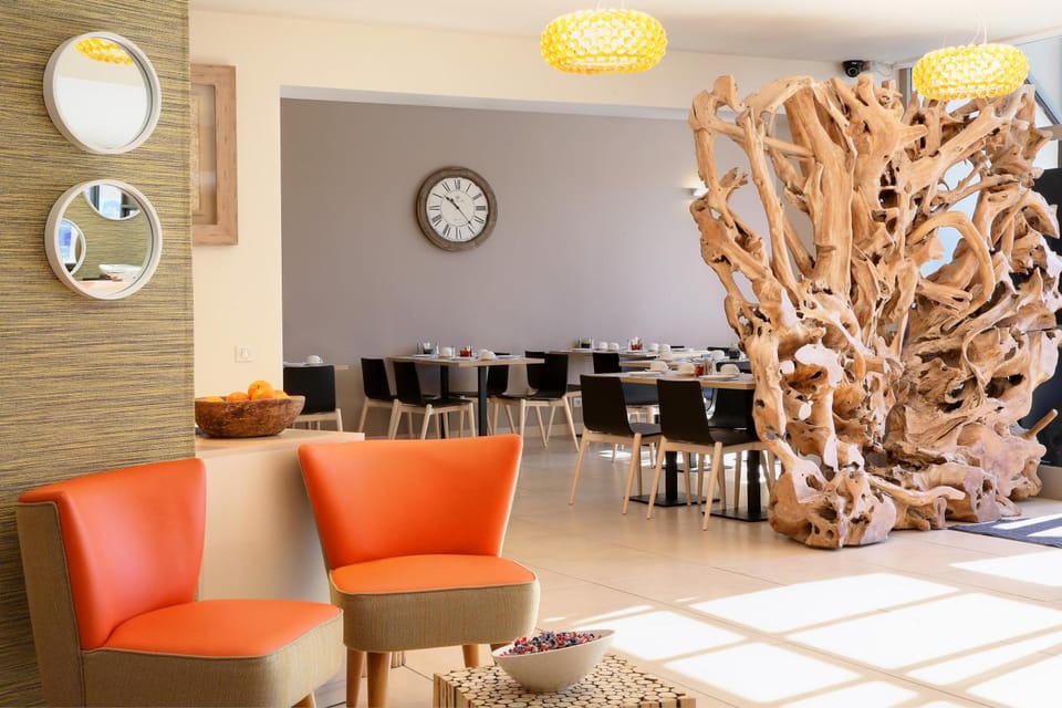 Logis Hotel HAVVAH Hotel in Provence-Alpes-Côte d'Azur
