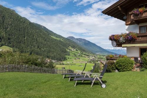 Haus Fernblick Hotel in Neustift im Stubaital