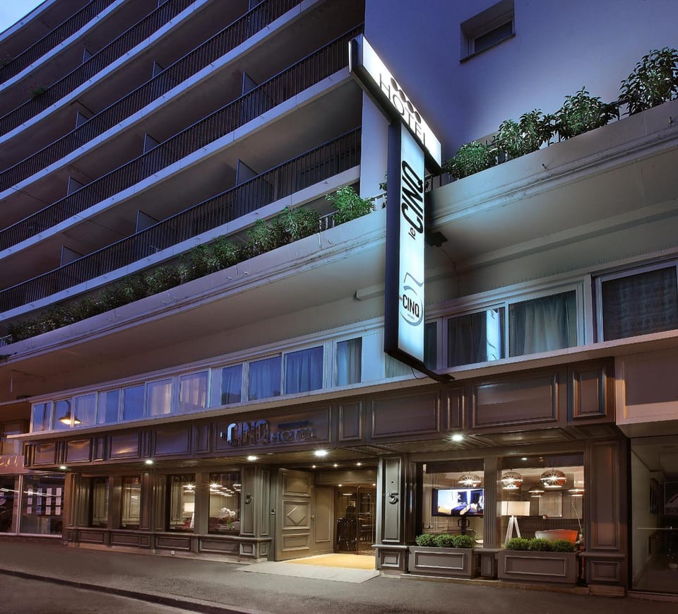 Hotel le Cinq Hyper - Centre Hotel in Chambery