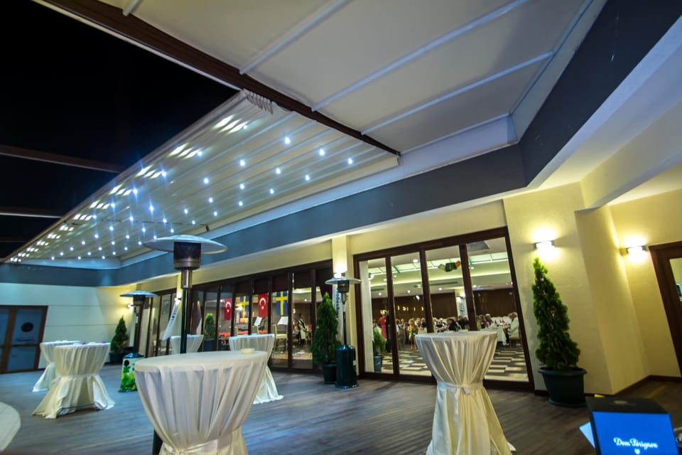 Banquet hall