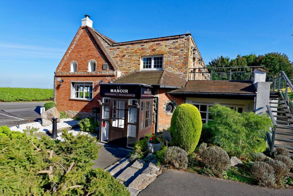 Le Manoir Hotel in Hauts-de-France