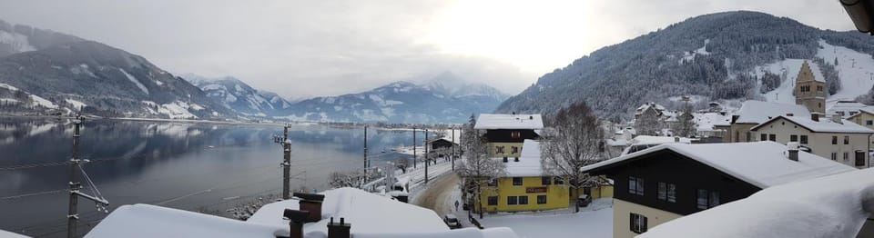 Anblick Appartement with lake view Hotel in Zell am See
