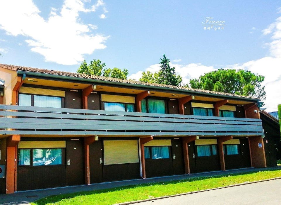 B&B HOTEL Avignon Sud Parc des Expositions Hotel in Avignon