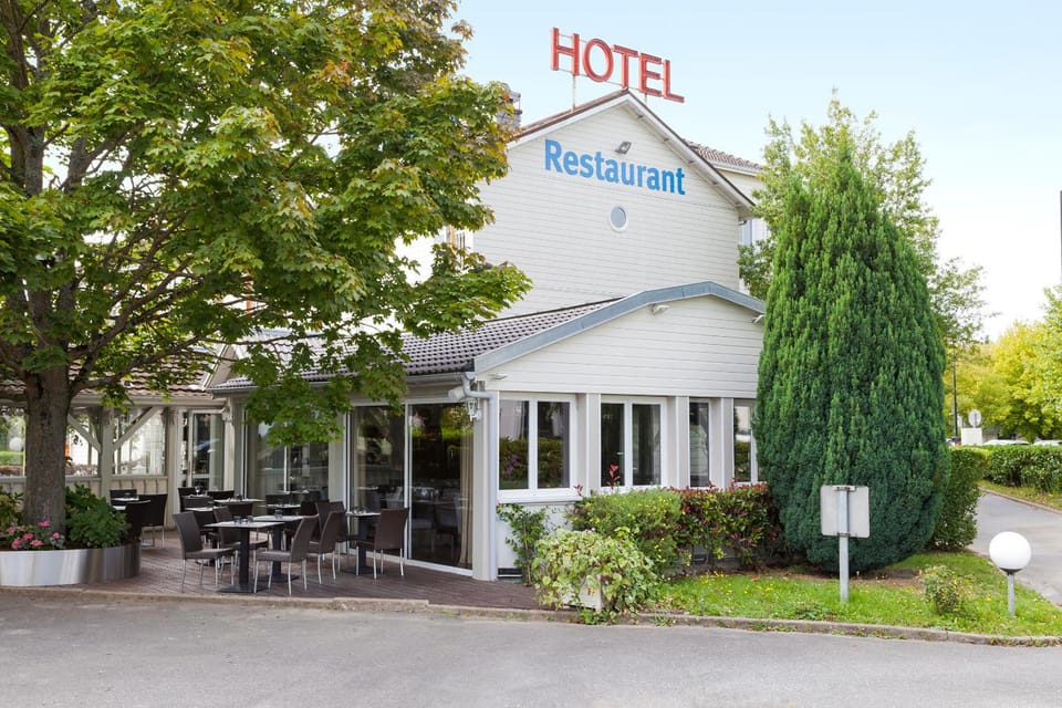 Hotel Acadie Villebon sur Yvette Hotel in Île-de-France