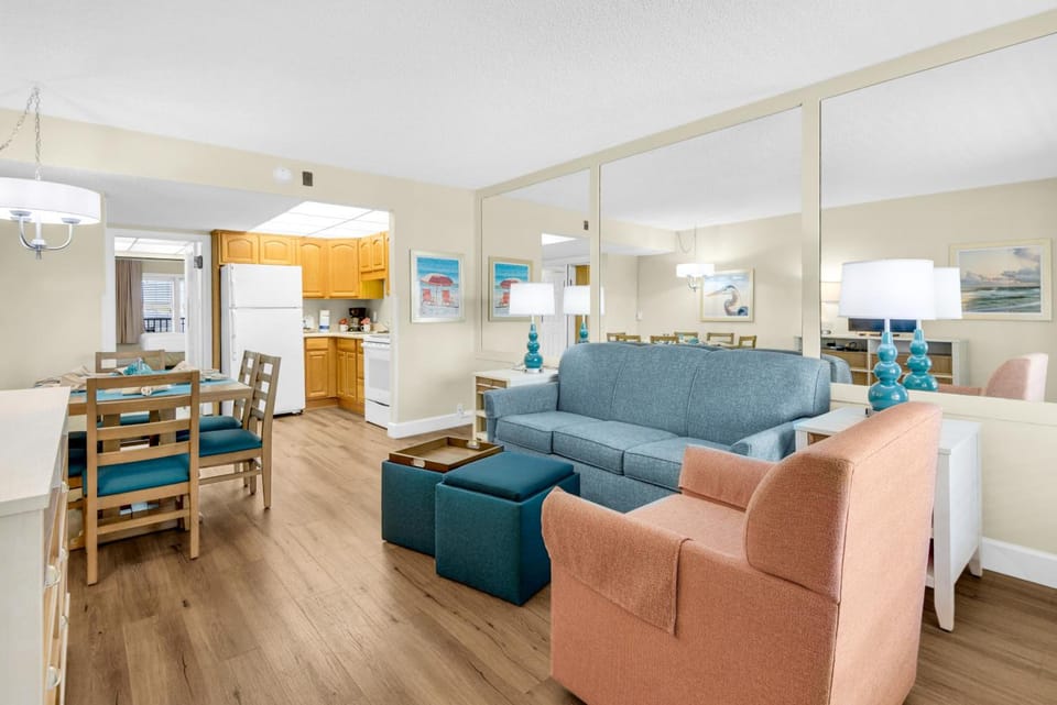 Destin Holiday Beach Resort Resort in Destin