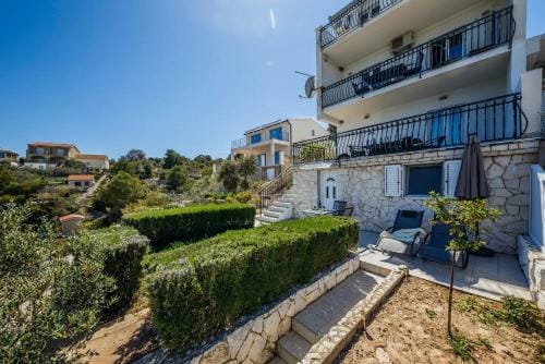 Goreta in Razanj - Mittel-Dalmatien Hotel in Šibenik-Knin County, Croatia