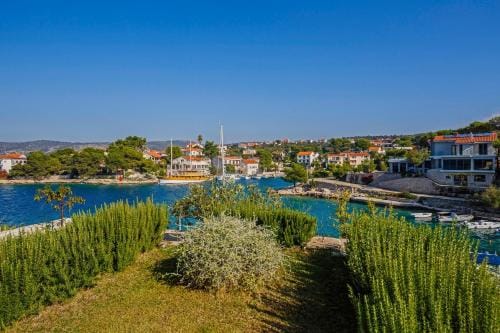 Goreta in Razanj - Mittel-Dalmatien Hotel in Šibenik-Knin County, Croatia