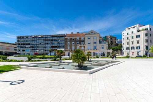 Paparazzi Apartment - SeaView + Free parking Hotel in Split
