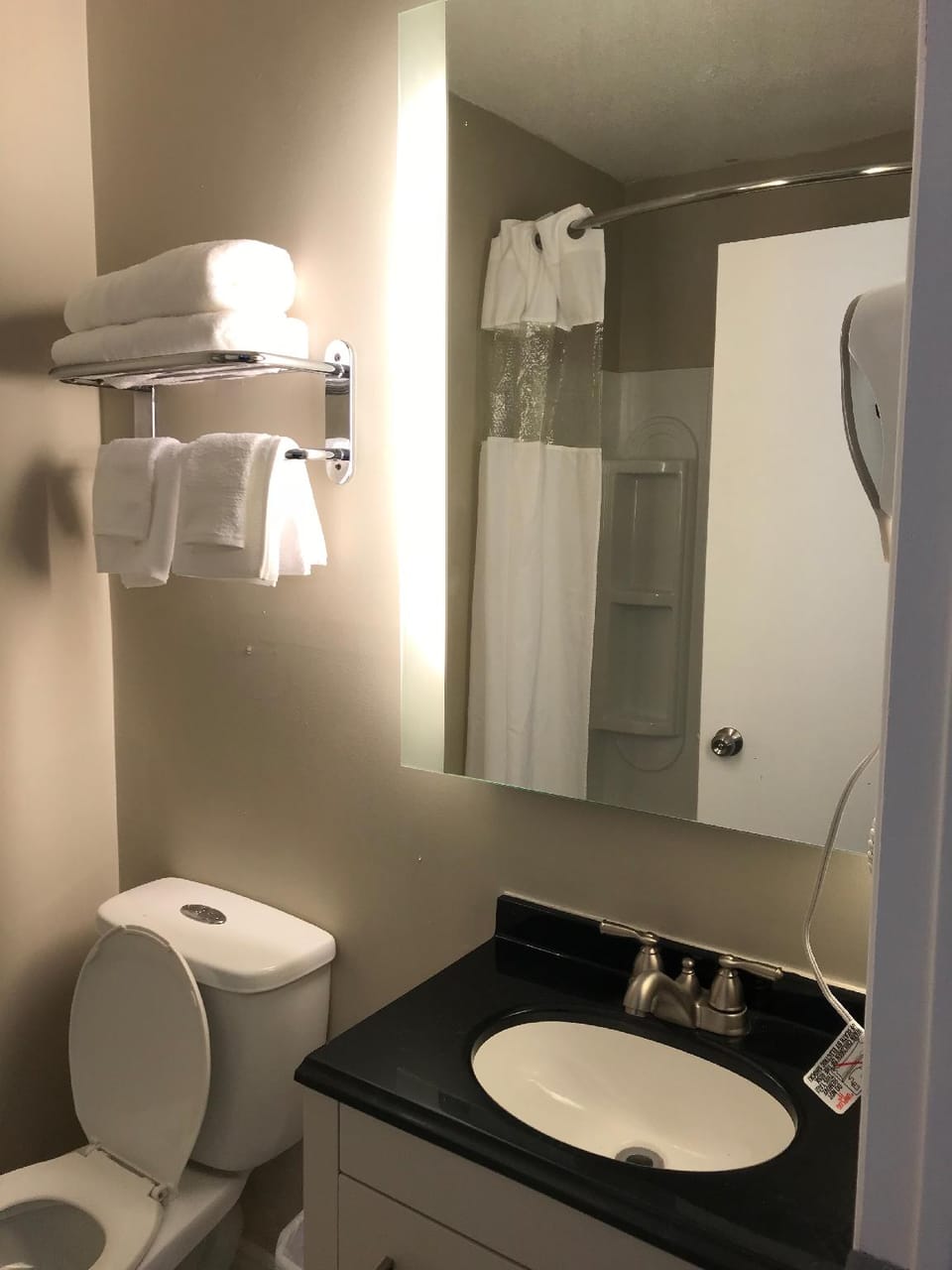 Paris hôtel  Hotel in Trois-Rivières