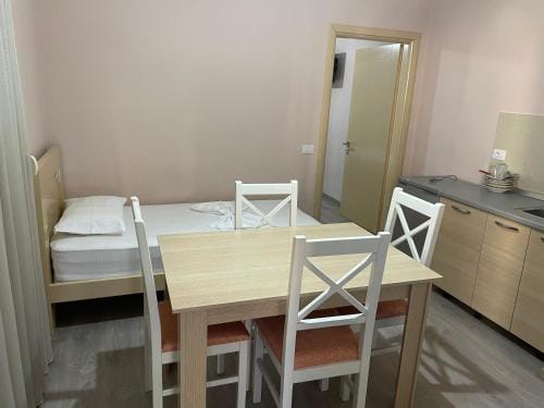 Rent Rooms Kapri Hotel in Municipality of Ohrid, North Macedonia