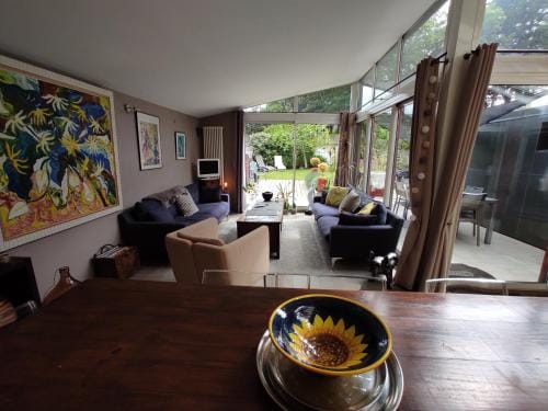 Aux Trois Palmiers Hotel in Brittany