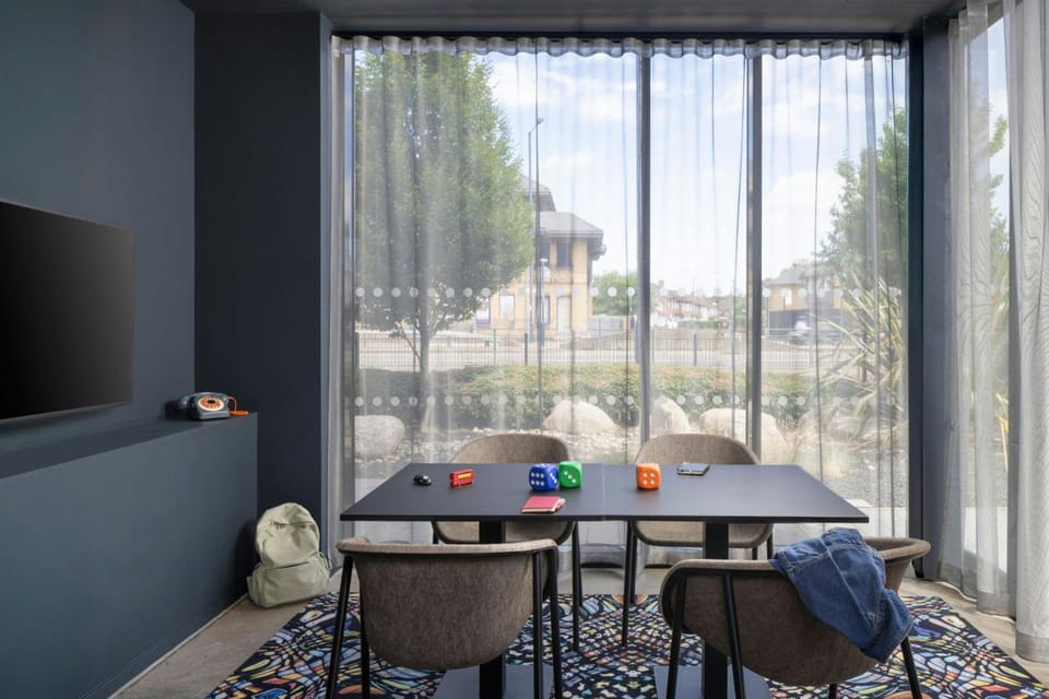 Moxy London Heathrow Airport Hotel in Hounslow