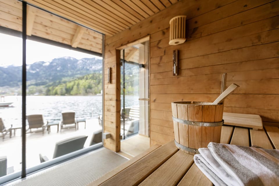 TAUROA Seehotel Grundlsee Hotel in Bad Aussee
