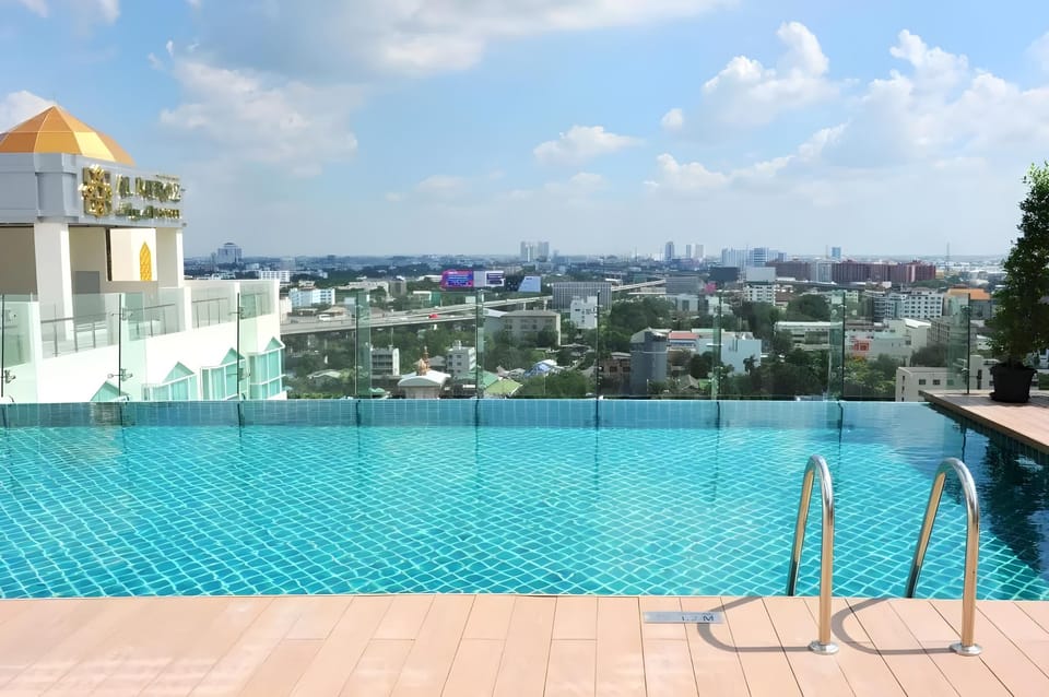 Almas Hotel Bangkok Hotel in Bangkok