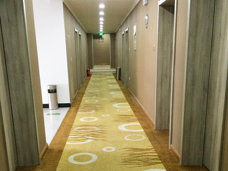 Super 8 Hotel Beijing Chaoyang Happy Valley Wangsiying Hotel in Beijing
