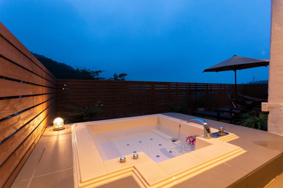 Open air bath