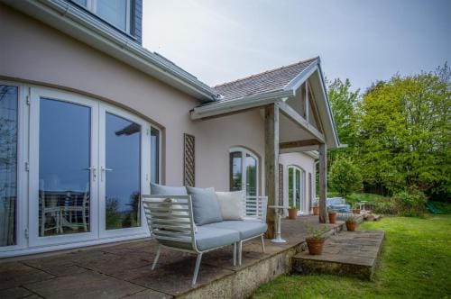 Highfield - 3 Bedroom Holiday Home - Llanmadoc Hotel in Wales