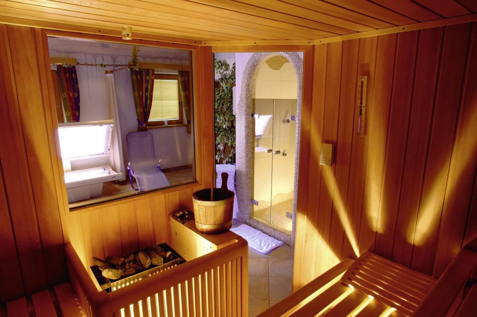 Familienhotel Moos-Alm Hotel in Lienz