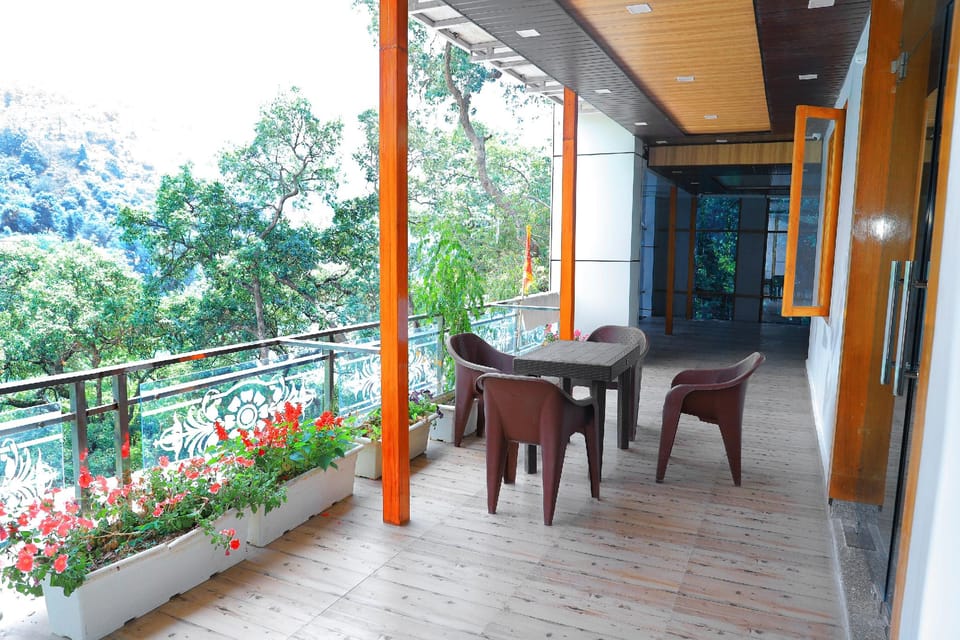 Hotel Olive Lake View By Royal Stay Hotels  Hotel in Uttarakhand