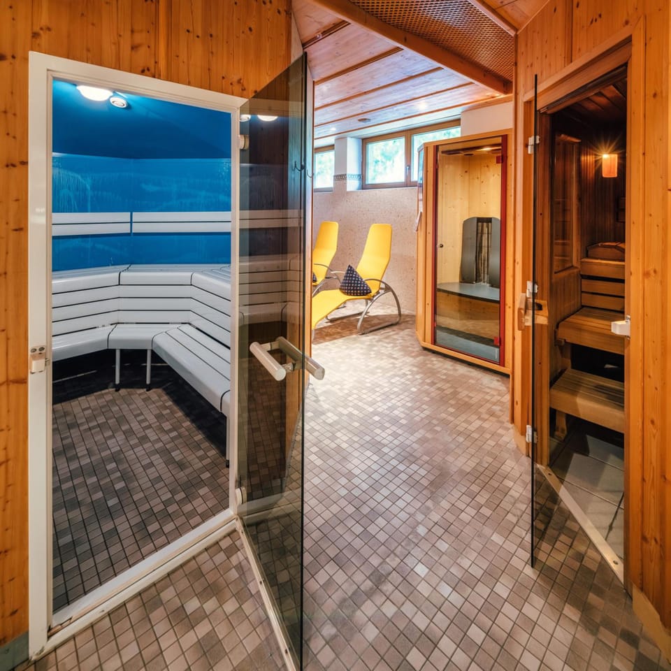 Huber Hotel Tramserhof Hotel in Tyrol