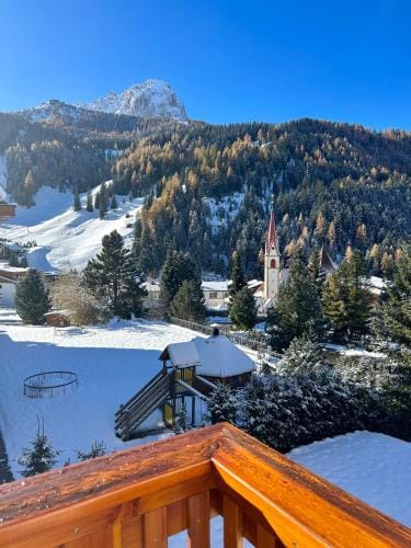 Residence Ravisa Dolomites Hotel in Sëlva