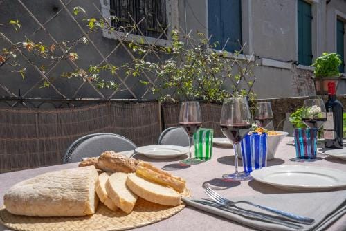 Ca' Dell'Artista with Balcony and Terrace Hotel in Lido di Venezia
