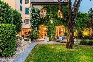 La Casina in Lucca with 2 bedrooms and 3 bathrooms Hotel in Capannori