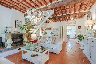 Villa Coccinelle in Pieve di Compito Hotel in Capannori