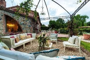 Villa Medicea in Orentano Hotel in Emilia-Romagna