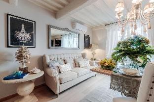 Casa Blanc in Lucca with 1 bedrooms and 1 bathrooms Hotel in Capannori