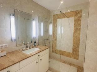One Bed apartment just minutes walk from the Croisette and the Palais in a secure residence - 1693 Hotel in Cannes