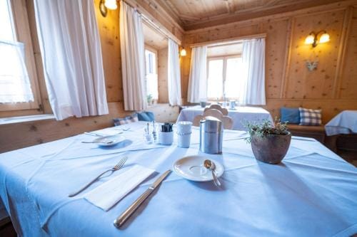 Hotel Engiadina Hotel in Canton of Grisons