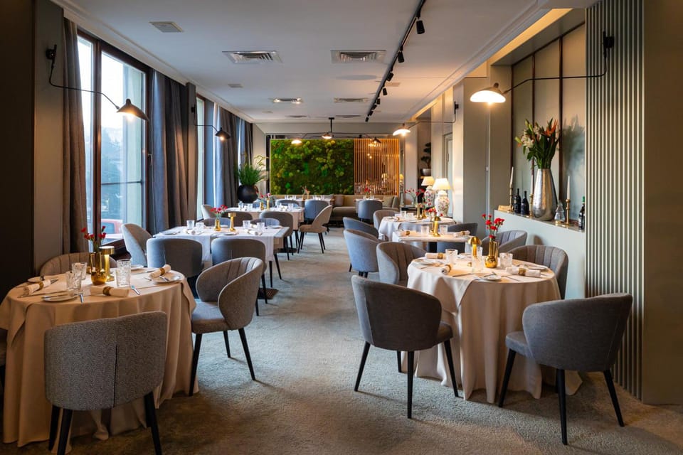 Hotel Brilliant Plaza Hotel in Cluj County