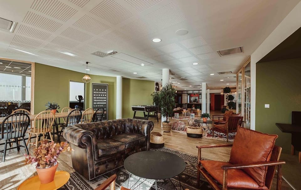Shared lounge/TV area
