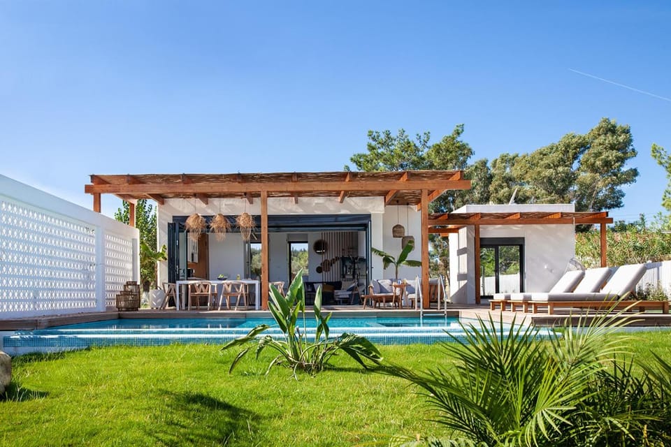Sun 'n Chill, Boutique Apartments & Beach Villa Hotel in Corfu, Greece